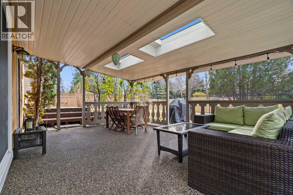 124 Canterbury Drive Sw, Calgary, AB - Outdoor With Deck Patio Veranda With Exterior