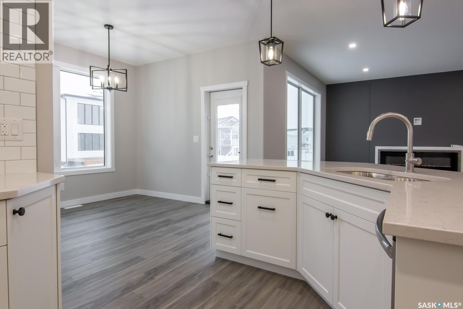 203 Sharma Lane, Saskatoon, SK - Indoor Photo Showing Kitchen