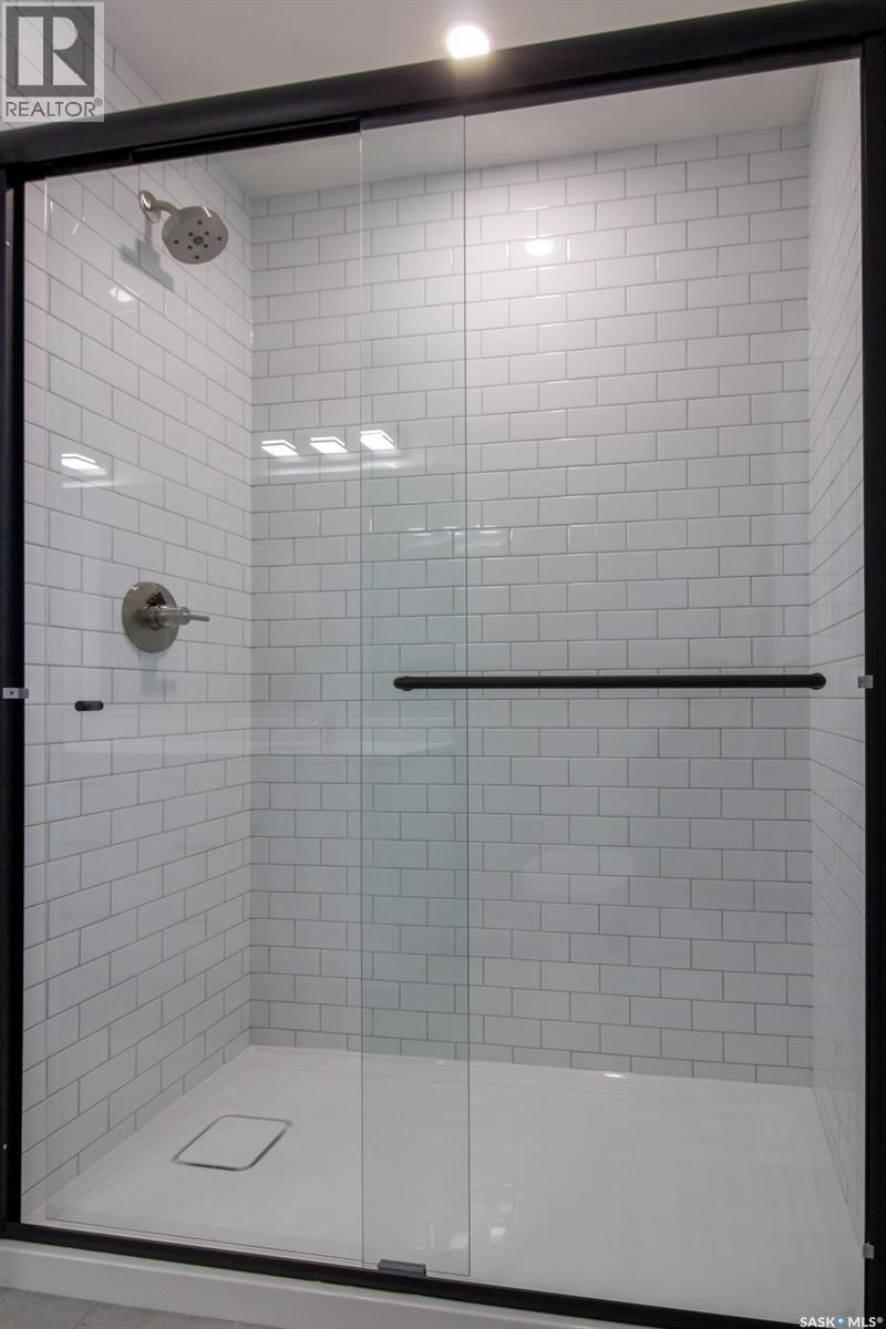 203 Sharma Lane, Saskatoon, SK - Indoor Photo Showing Bathroom