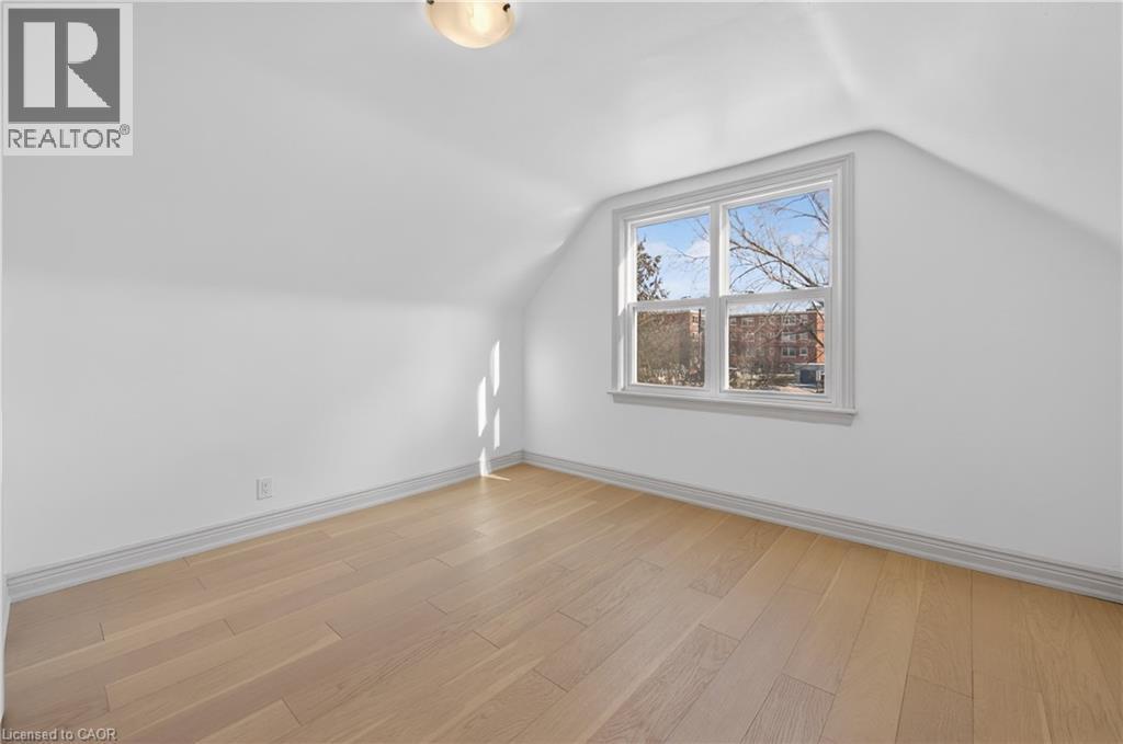 3 East 35Th Street, Hamilton, ON - Indoor Photo Showing Other Room