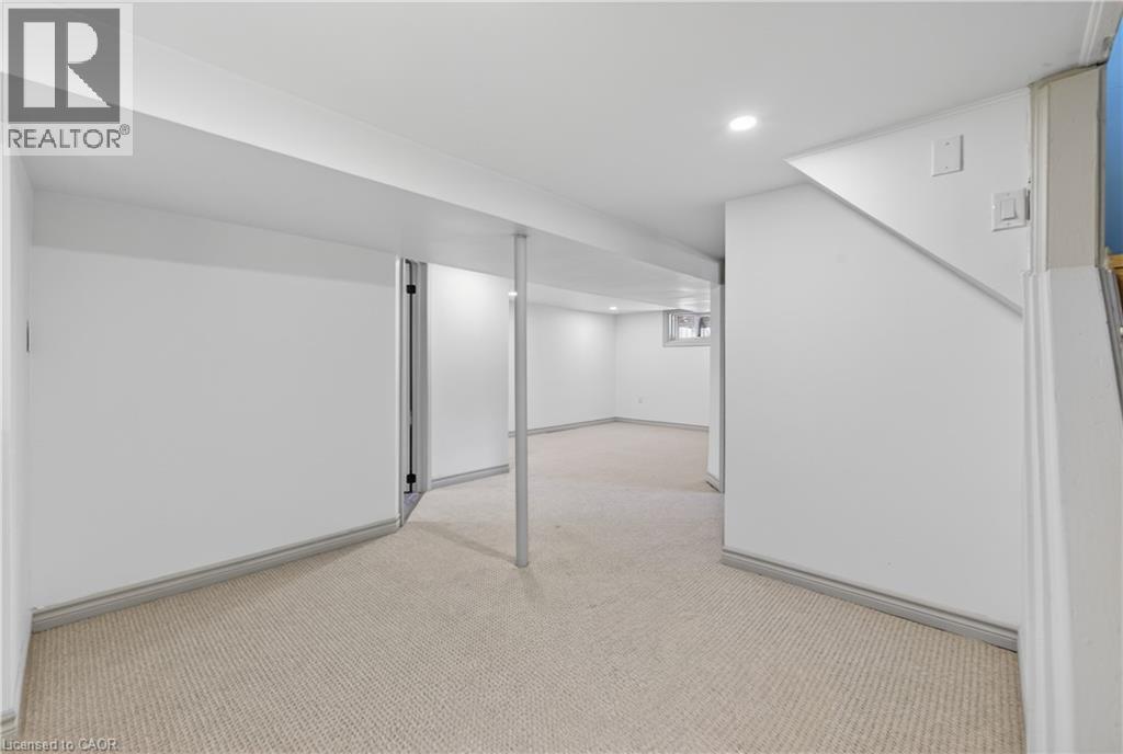 3 East 35Th Street, Hamilton, ON - Indoor Photo Showing Other Room