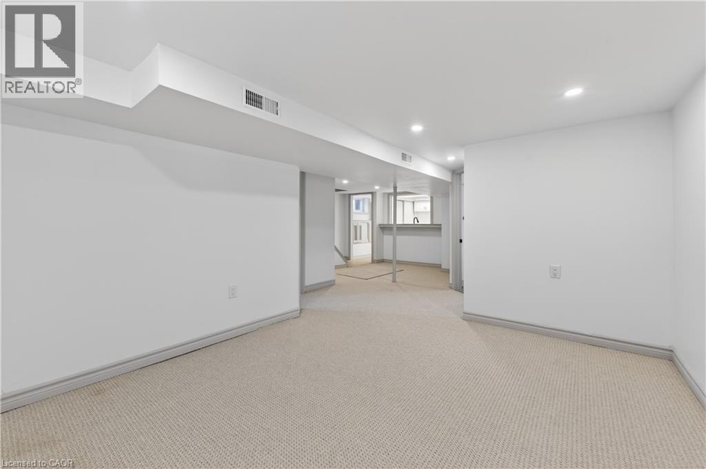 3 East 35Th Street, Hamilton, ON - Indoor Photo Showing Other Room