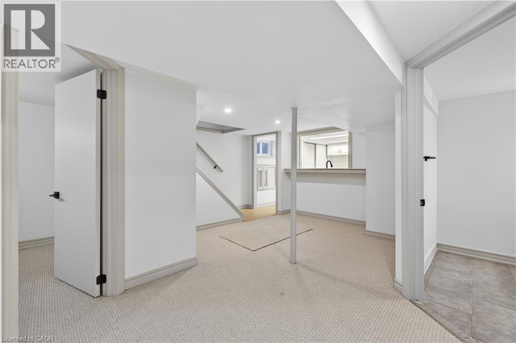 3 East 35Th Street, Hamilton, ON - Indoor Photo Showing Other Room