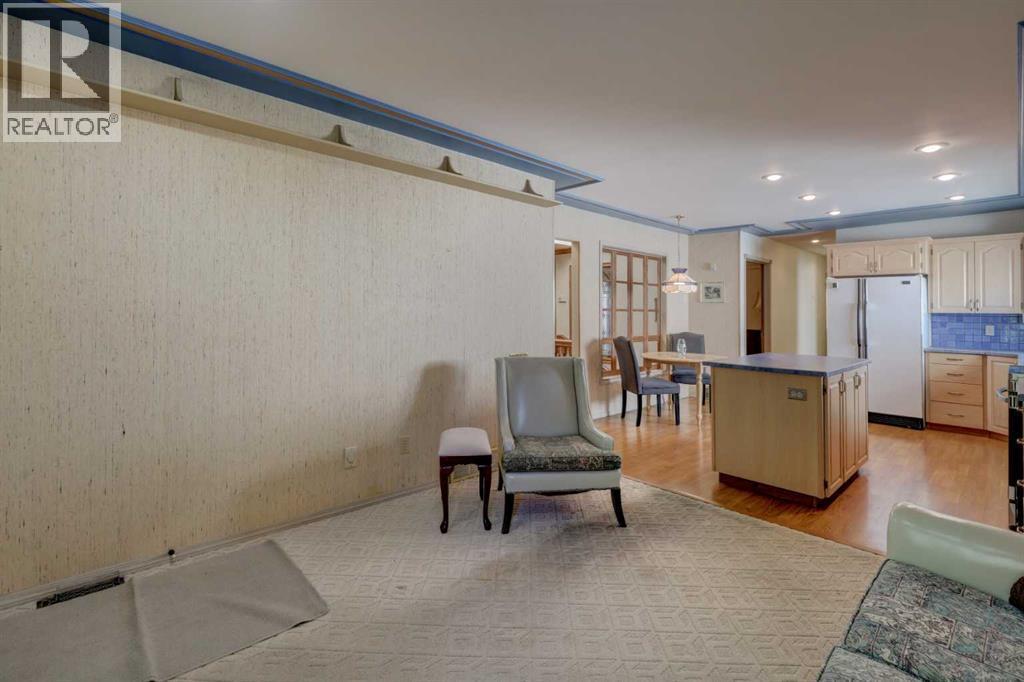 76 Edgeland Road Nw, Calgary, AB - Indoor