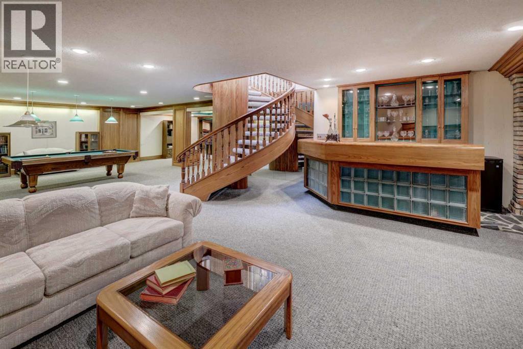 76 Edgeland Road Nw, Calgary, AB - Indoor