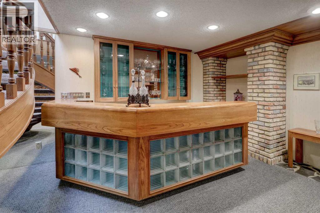 76 Edgeland Road Nw, Calgary, AB - Indoor Photo Showing Other Room