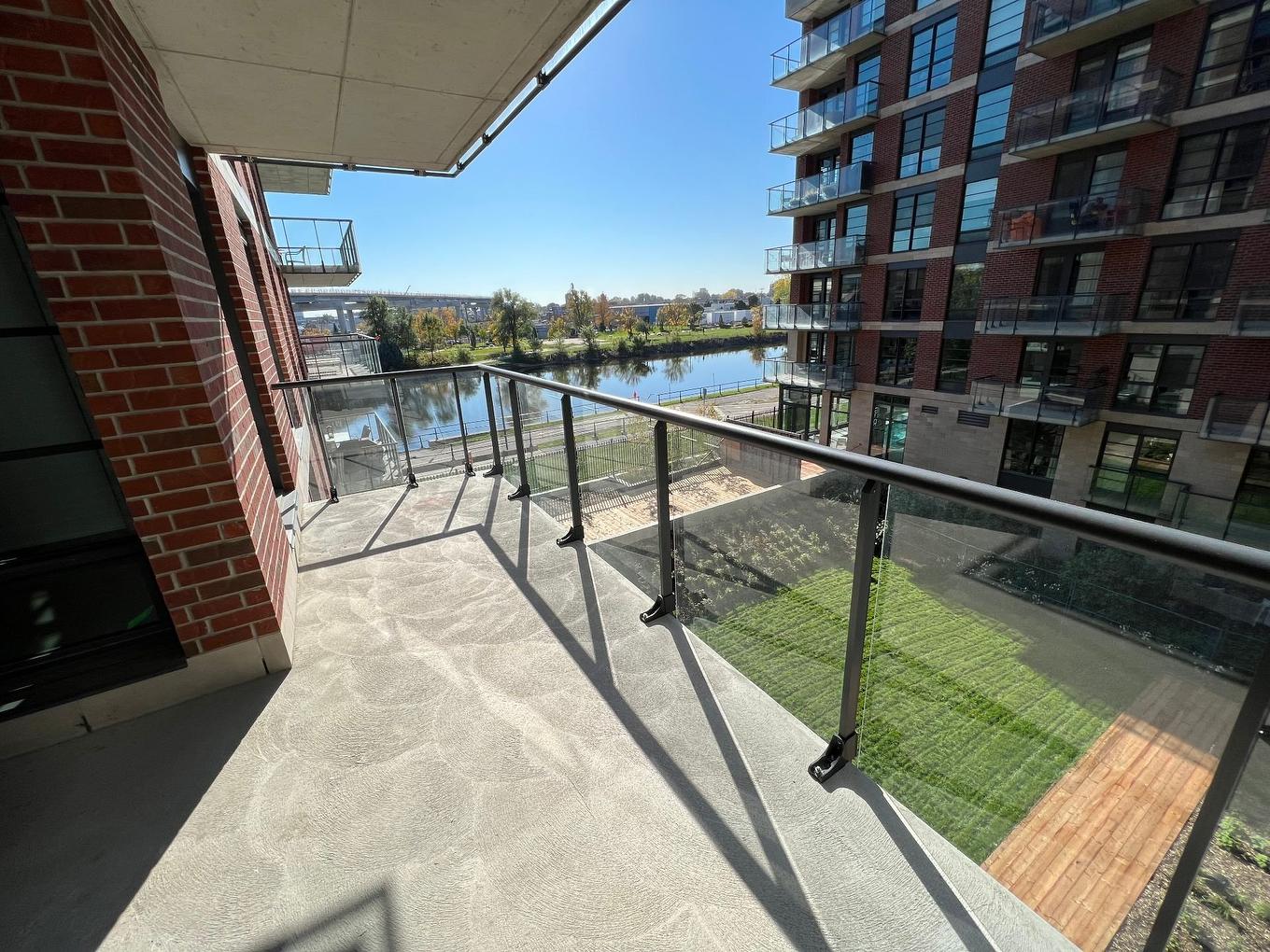 Water view - 409-1320 Rue Olier, Montréal (Le Sud-Ouest), QC - Outdoor With Body Of Water With Balcony With Exterior