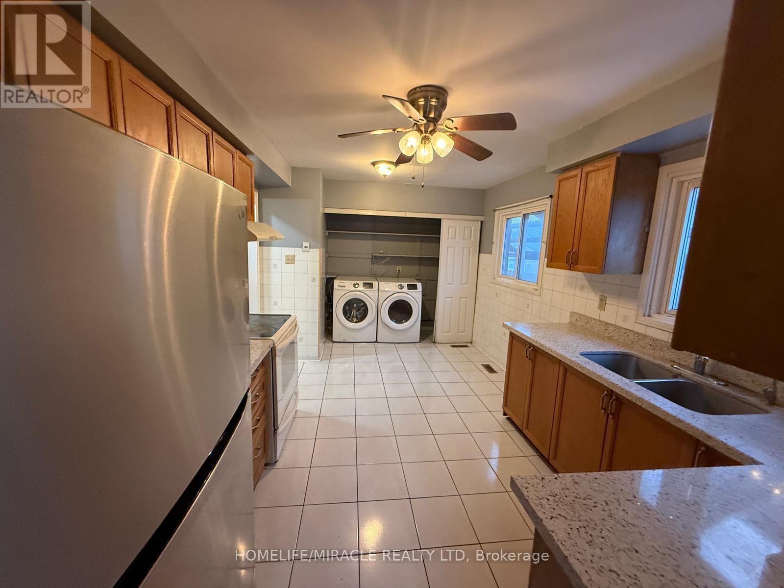 32 Hendricks Crescent, Brampton, ON - Indoor