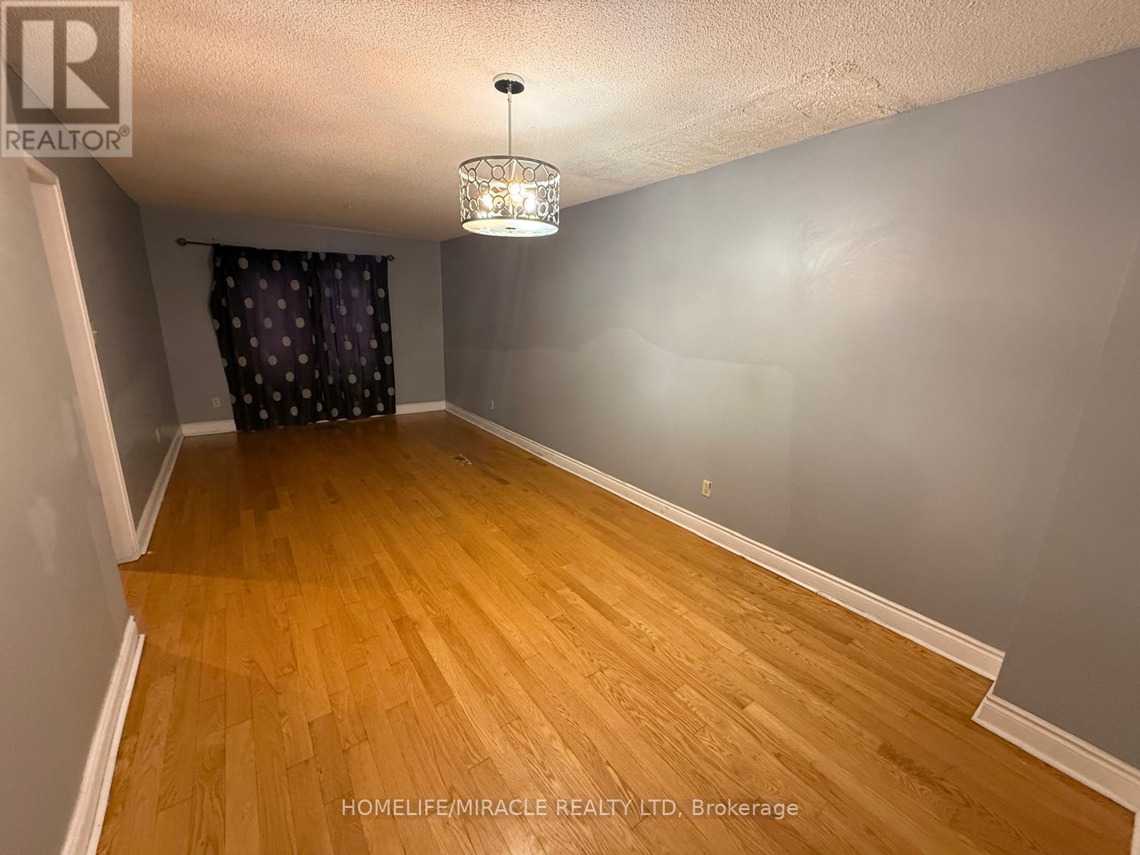 32 Hendricks Crescent, Brampton, ON - Indoor Photo Showing Other Room