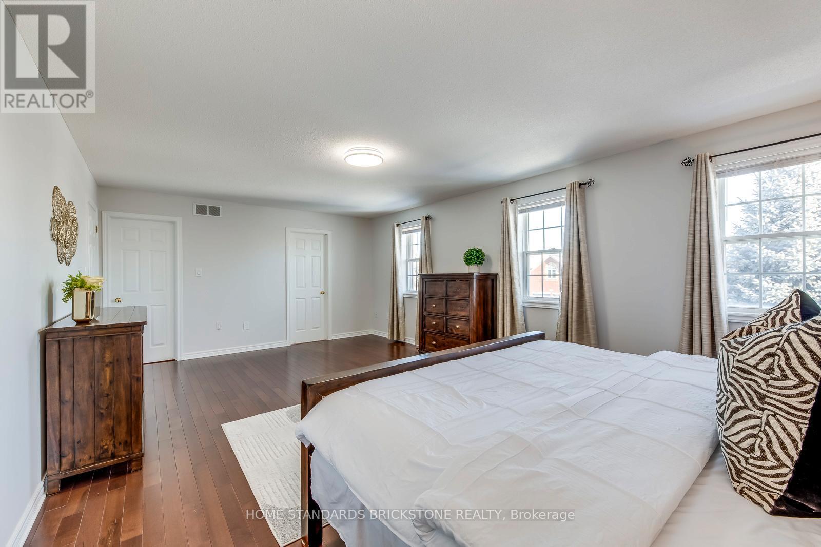 2120 Dalecroft Crescent, Burlington, ON - Indoor Photo Showing Bedroom
