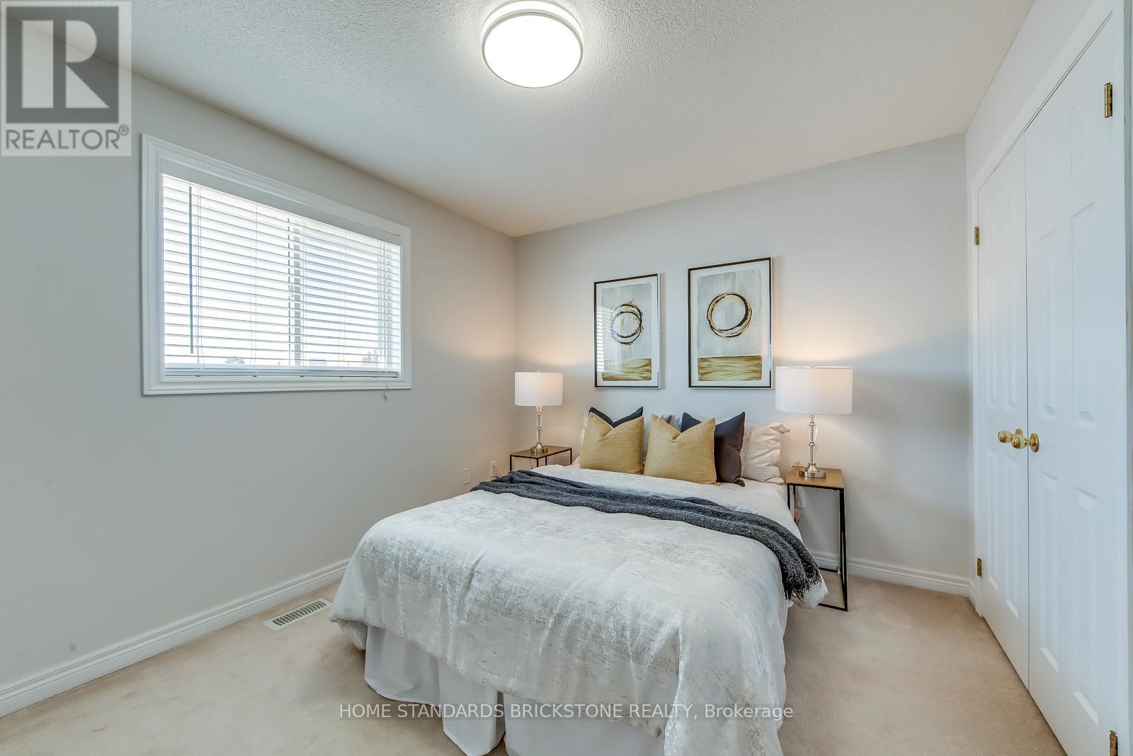2120 Dalecroft Crescent, Burlington, ON - Indoor Photo Showing Bedroom
