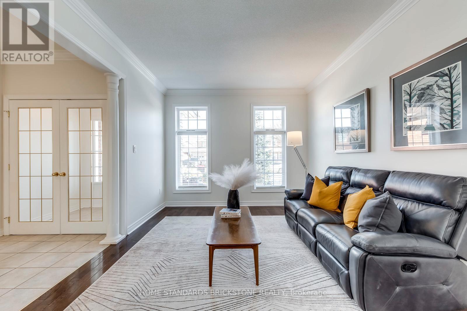 2120 Dalecroft Crescent, Burlington, ON - Indoor Photo Showing Living Room
