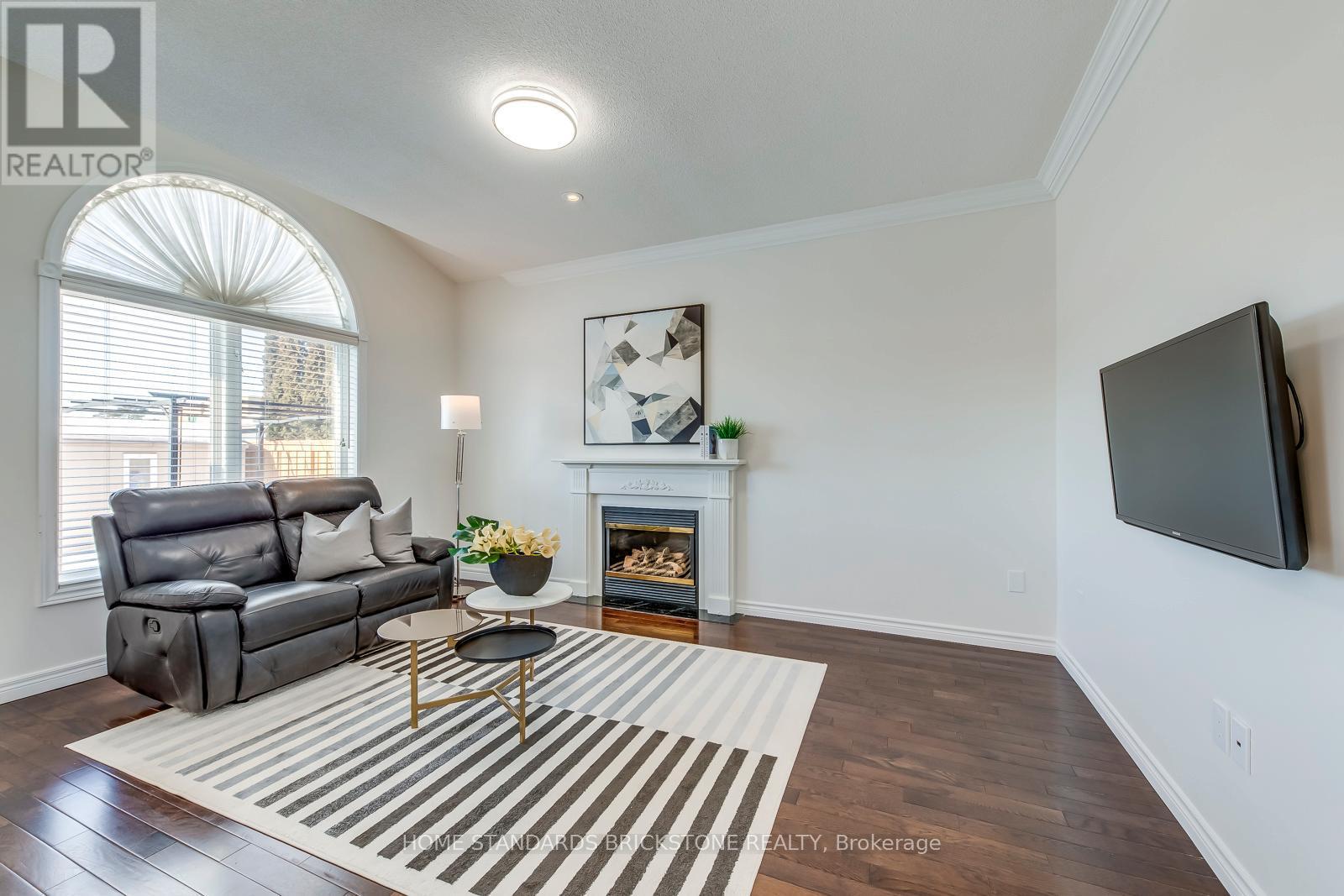 2120 Dalecroft Crescent, Burlington, ON - Indoor Photo Showing Living Room With Fireplace