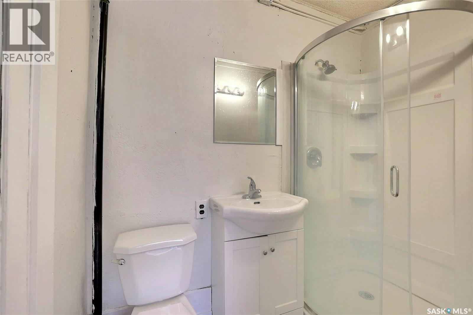 2263 Osler Street, Regina, SK - Indoor Photo Showing Bathroom