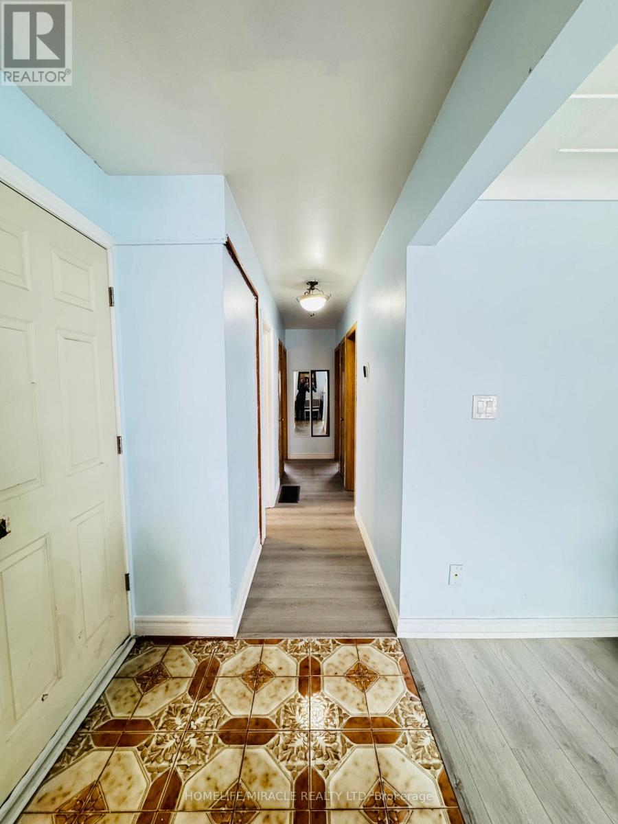 20 Terrace Drive, Hamilton, ON - Indoor Photo Showing Other Room