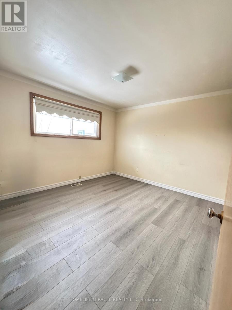 20 Terrace Drive, Hamilton, ON - Indoor Photo Showing Other Room