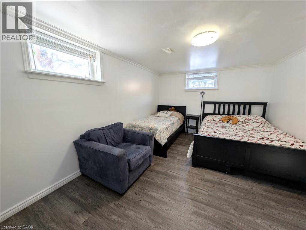 208 West 19Th Street, Hamilton, ON - Indoor Photo Showing Bedroom