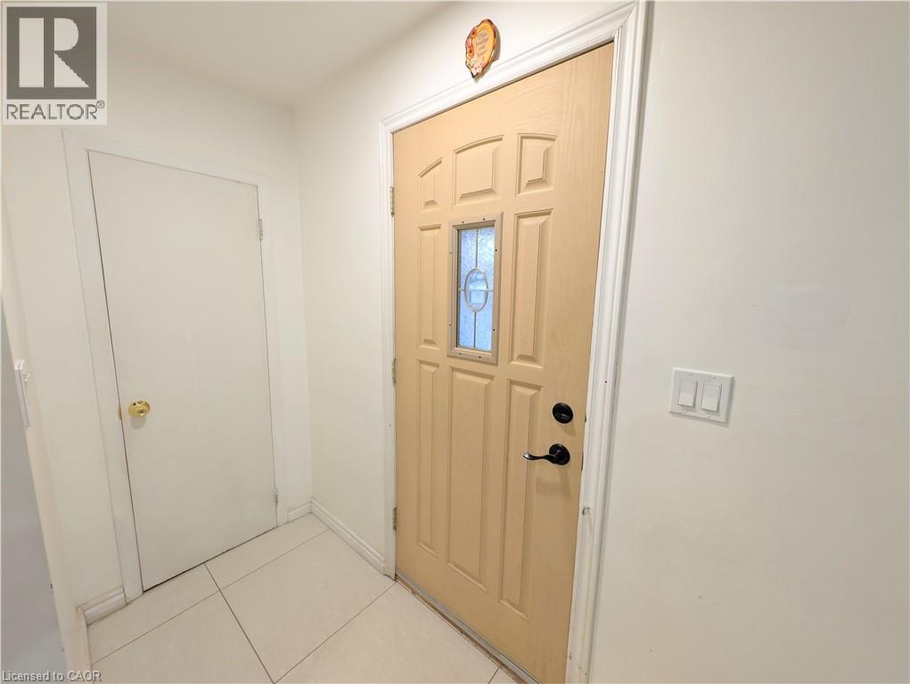 208 West 19Th Street, Hamilton, ON - Indoor Photo Showing Other Room