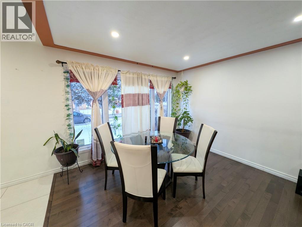 208 West 19Th Street, Hamilton, ON - Indoor Photo Showing Dining Room