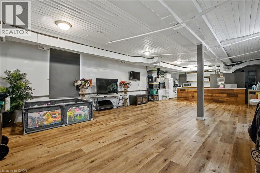 37 Wellington Street, Cambridge, ON