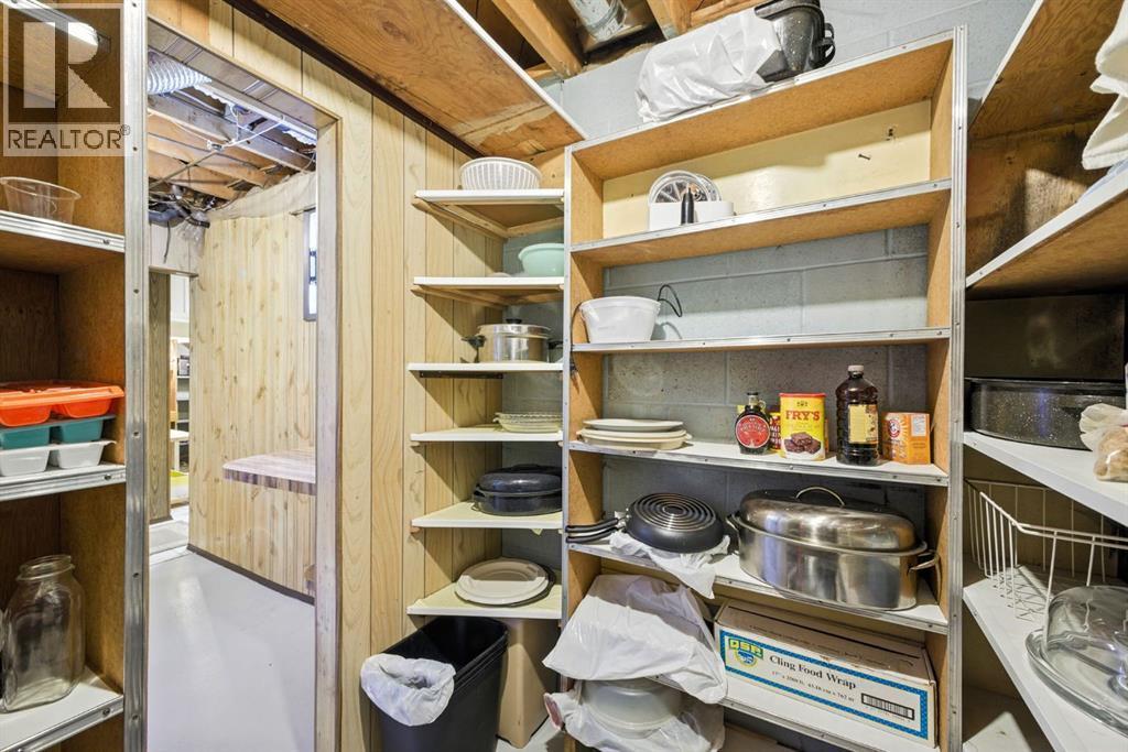 6383 32 Avenue Nw, Calgary, AB - Indoor