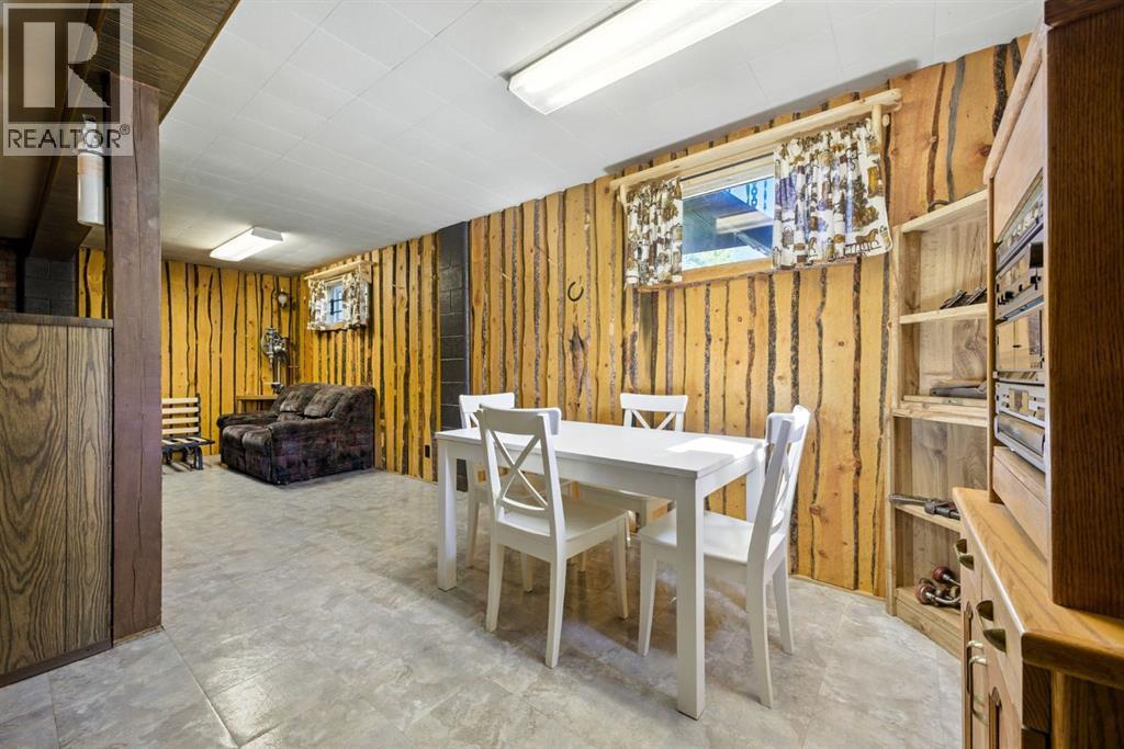 6383 32 Avenue Nw, Calgary, AB - Indoor