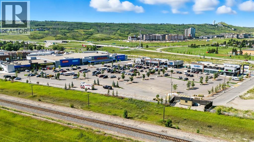 6383 32 Avenue Nw, Calgary, AB - Outdoor With View