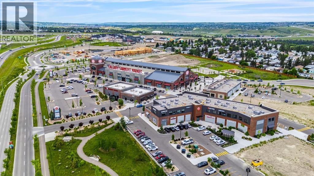 6383 32 Avenue Nw, Calgary, AB - Outdoor With View