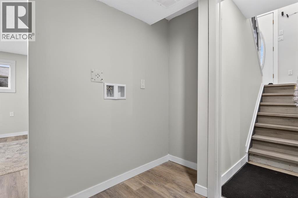 255 Rundleridge Drive Ne, Calgary, AB - Indoor Photo Showing Other Room