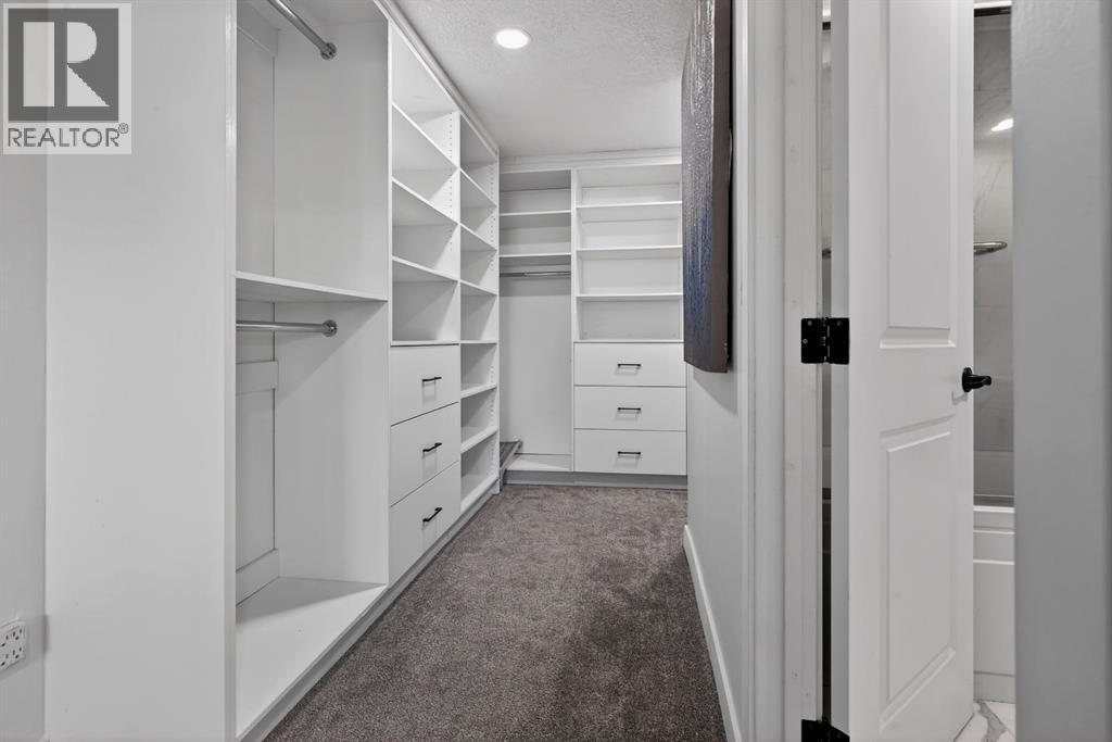 255 Rundleridge Drive Ne, Calgary, AB - Indoor