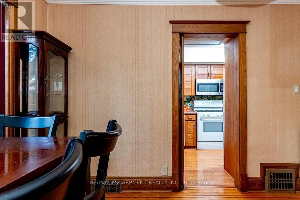 88 Cline Avenue N, Hamilton, ON - Indoor