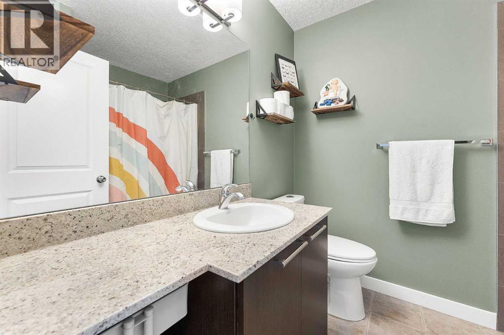 39 Silverado Way Sw, Calgary, AB - Indoor Photo Showing Bathroom