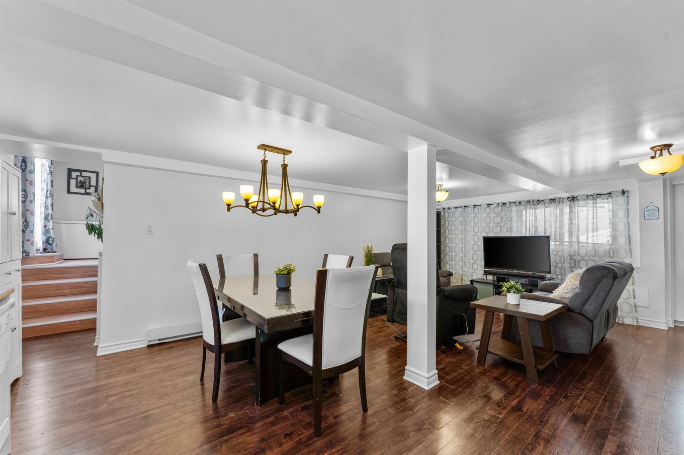 Logement - 13655 Rue Prince-Arthur, Montréal (Rivière-Des-Prairies/Pointe-Aux-Trembles), QC - Indoor Photo Showing Dining Room