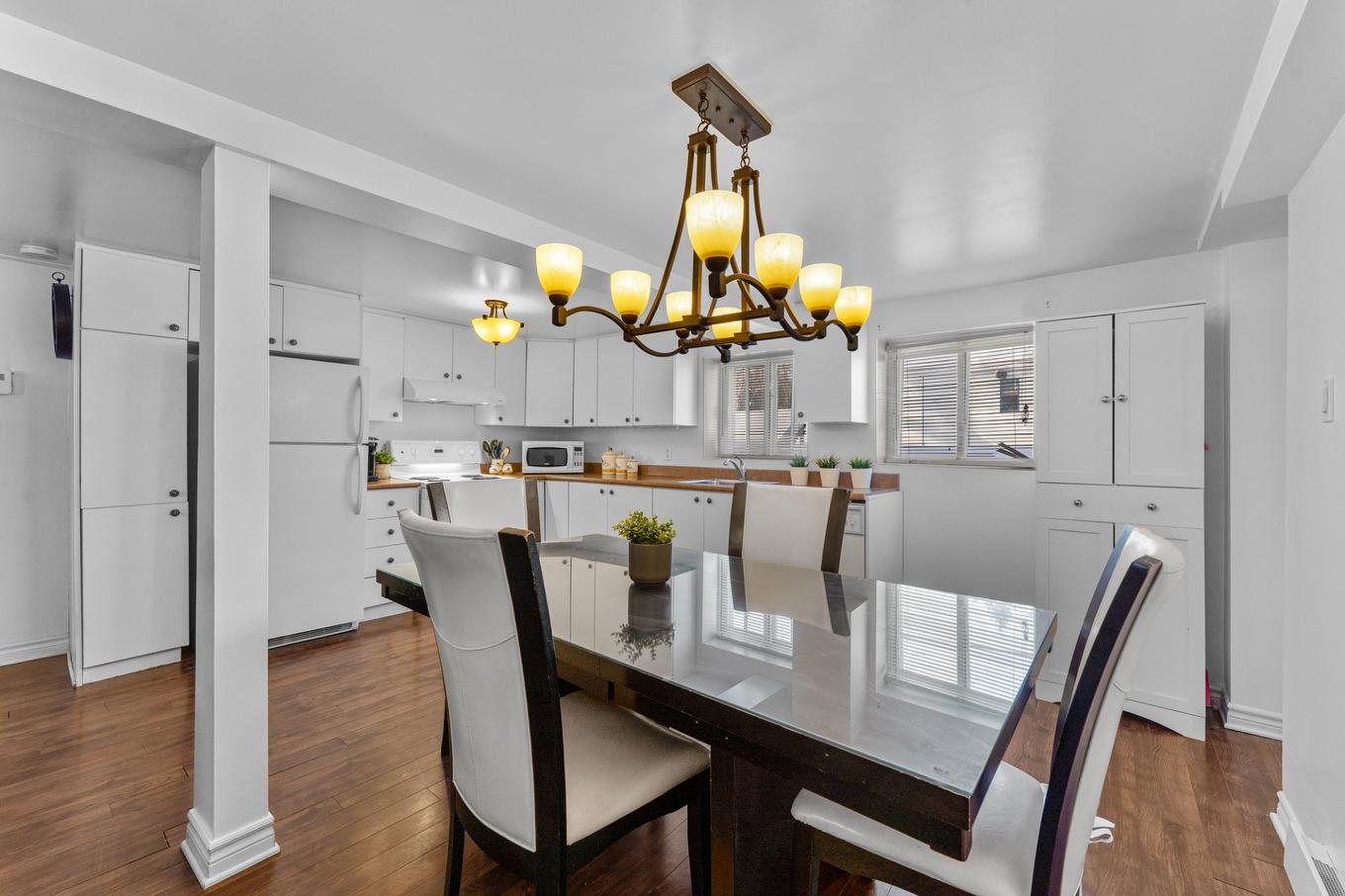 Logement - 13655 Rue Prince-Arthur, Montréal (Rivière-Des-Prairies/Pointe-Aux-Trembles), QC - Indoor Photo Showing Dining Room