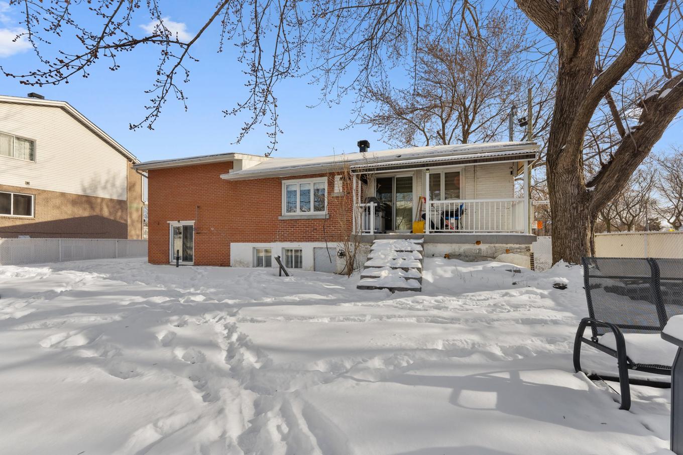 Face arrière - 13655 Rue Prince-Arthur, Montréal (Rivière-Des-Prairies/Pointe-Aux-Trembles), QC - Outdoor With Deck Patio Veranda