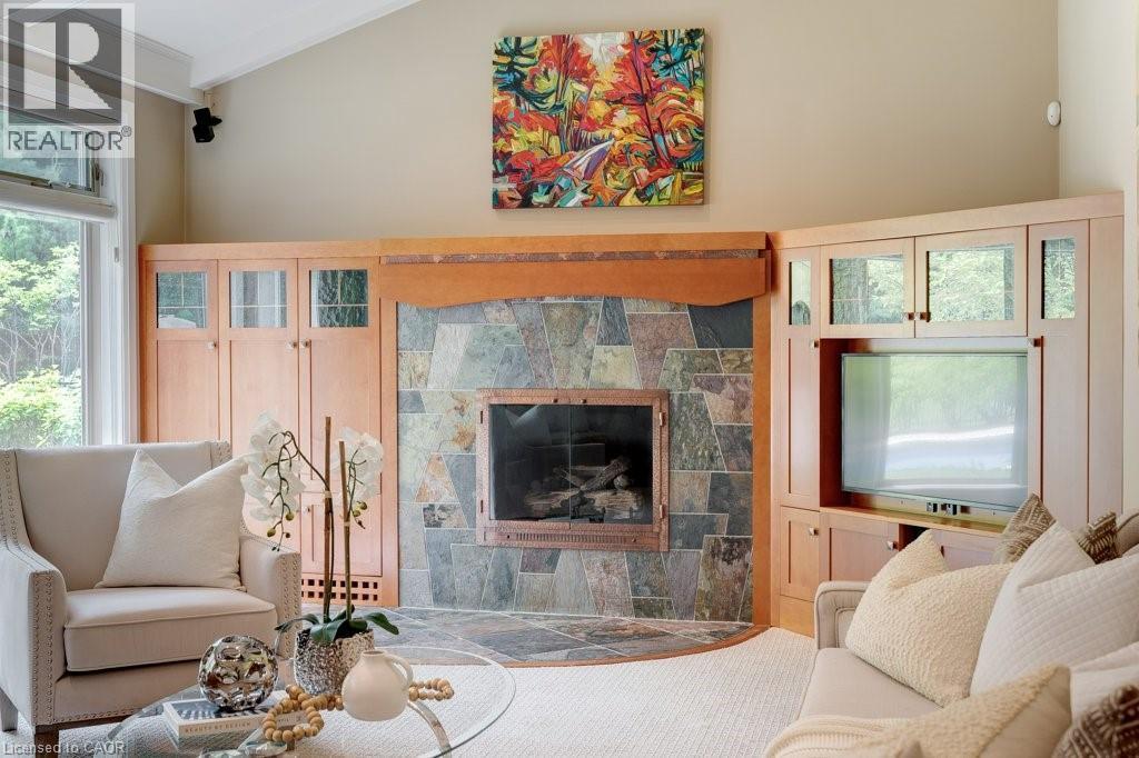 6365 Breckenridge Place, Burlington, ON - Indoor Photo Showing Living Room With Fireplace