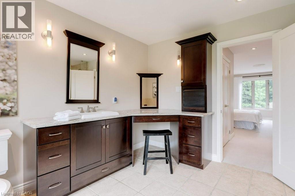6365 Breckenridge Place, Burlington, ON - Indoor Photo Showing Bathroom
