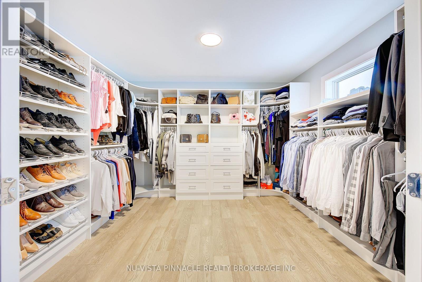 2168 Ironwood Road, London South (South K), ON - Indoor With Storage