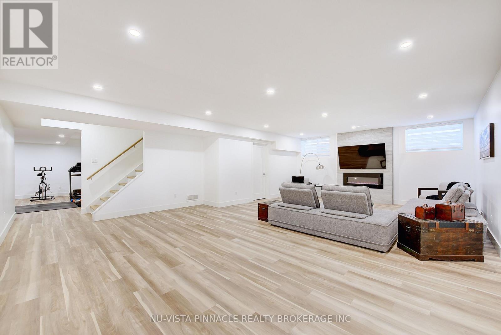 2168 Ironwood Road, London South (South K), ON - Indoor