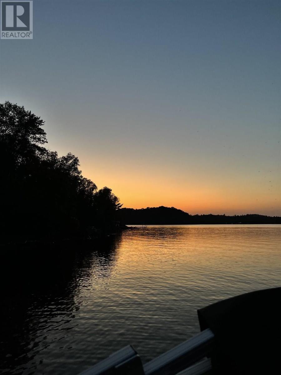 Trout Lake, Heyden, ON