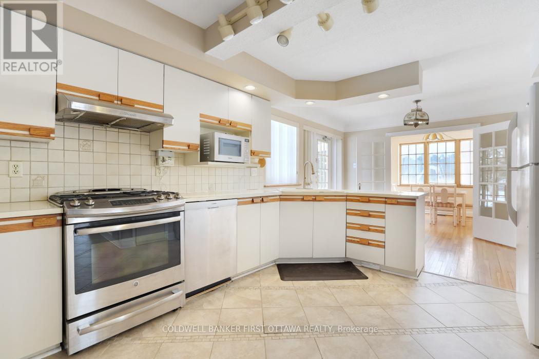 413 Island Park Drive, Ottawa, ON - Indoor Photo Showing Kitchen