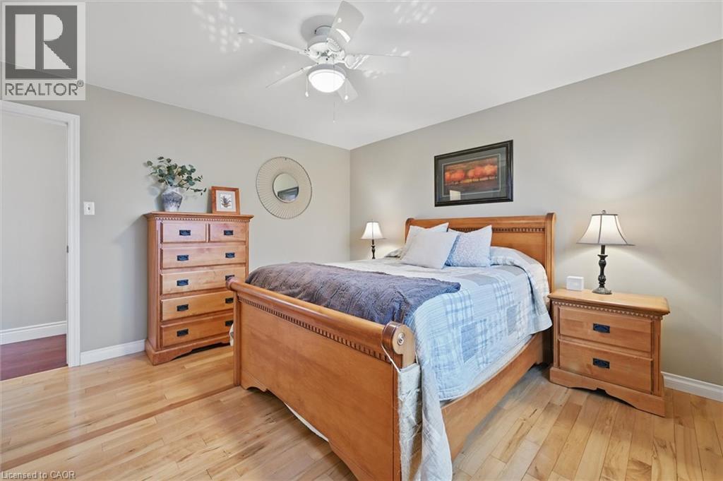 768 King Road, Burlington, ON - Indoor Photo Showing Bedroom