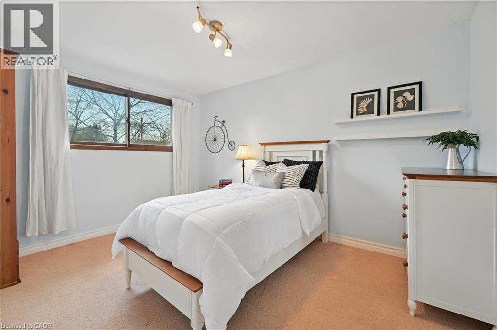 768 King Road, Burlington, ON - Indoor Photo Showing Bedroom