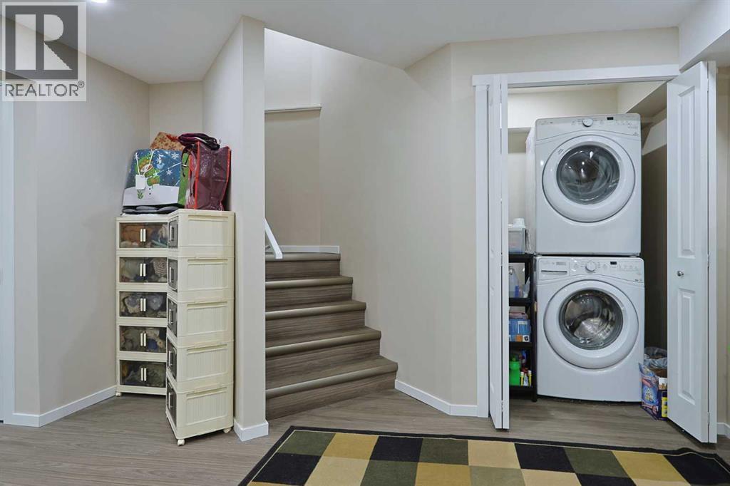 27 Nolanlake Point Nw, Calgary, AB - Indoor Photo Showing Laundry Room