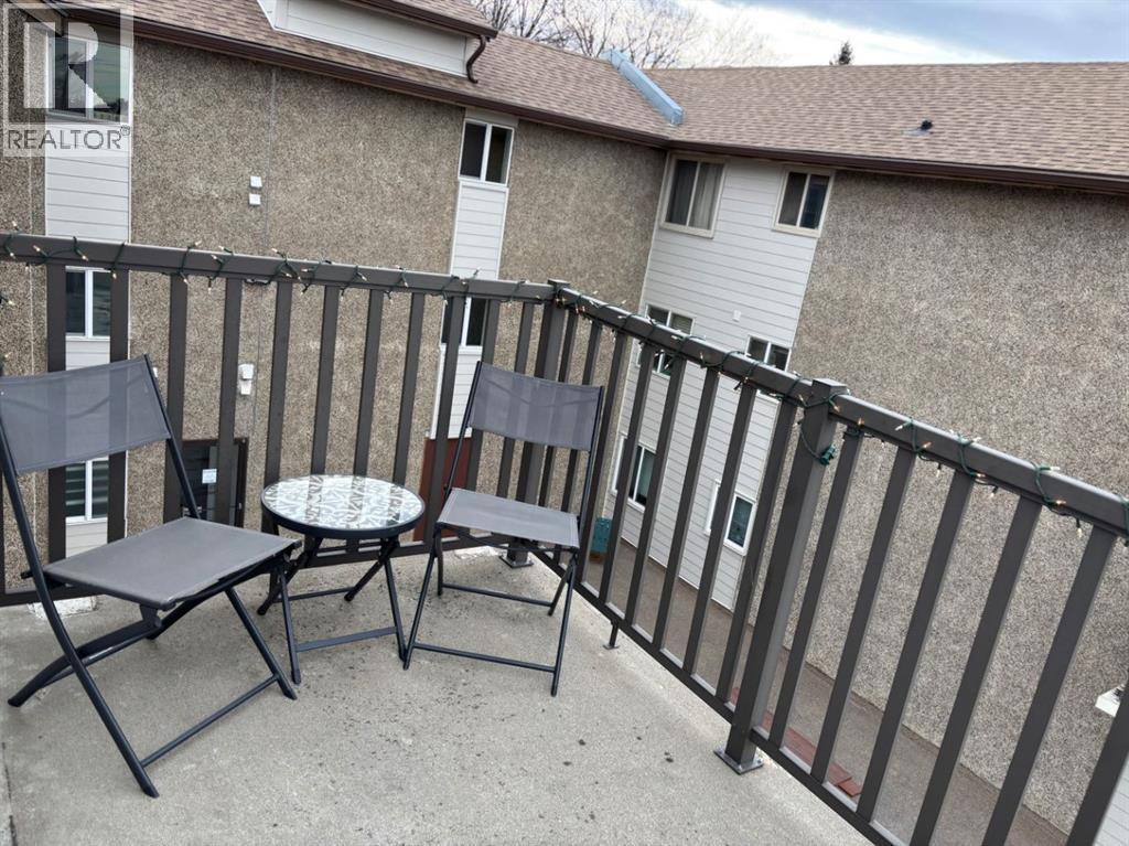 432, 1237 4 Avenue S, Lethbridge, AB - Outdoor With Exterior