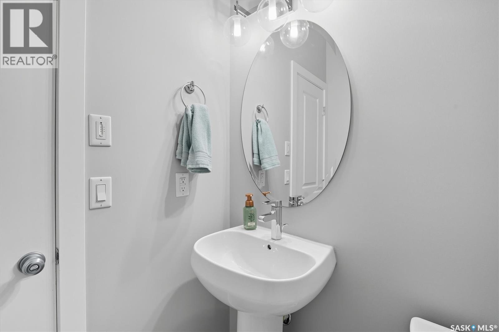 242 Brighton Gate, Saskatoon, SK - Indoor Photo Showing Bathroom