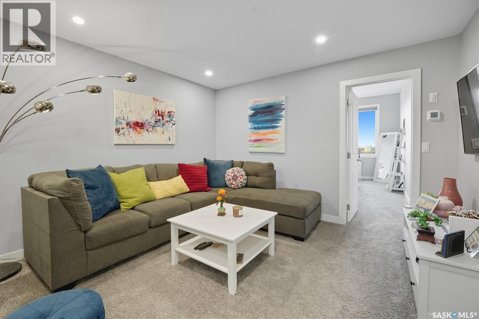 242 Brighton Gate, Saskatoon, SK - Indoor Photo Showing Living Room