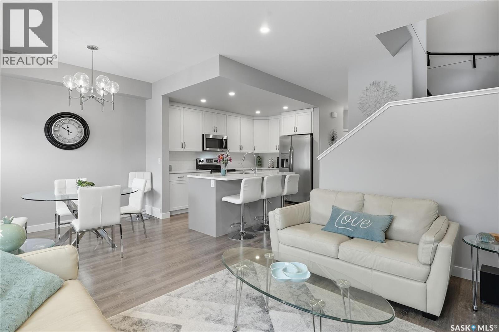 242 Brighton Gate, Saskatoon, SK - Indoor Photo Showing Living Room