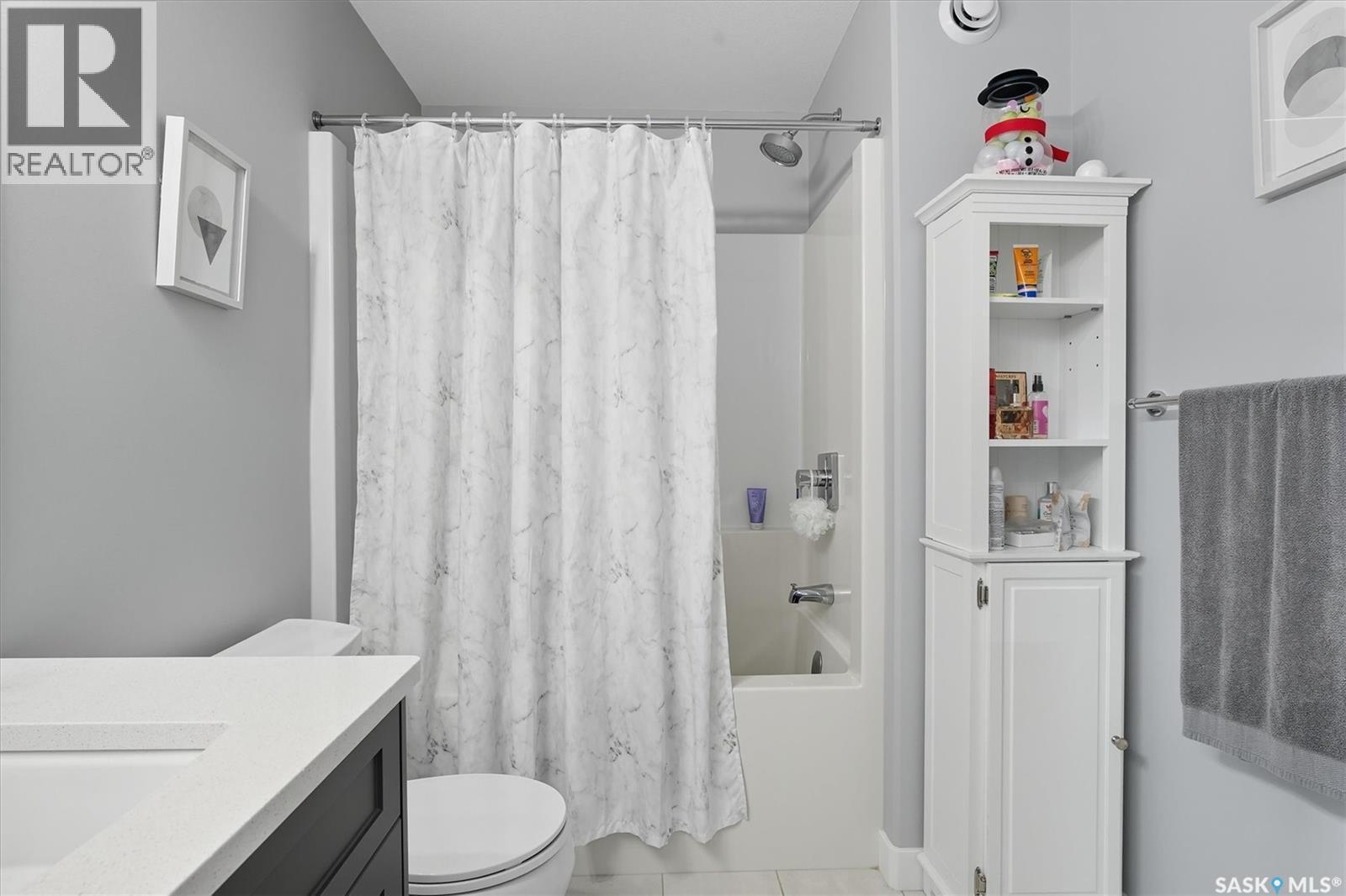 242 Brighton Gate, Saskatoon, SK - Indoor Photo Showing Bathroom