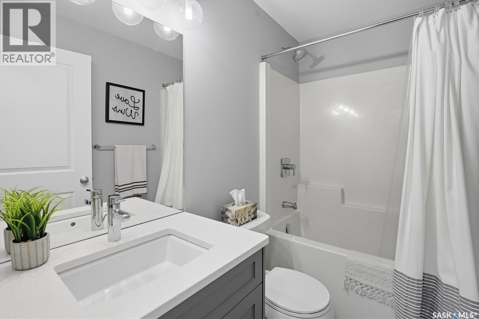242 Brighton Gate, Saskatoon, SK - Indoor Photo Showing Bathroom